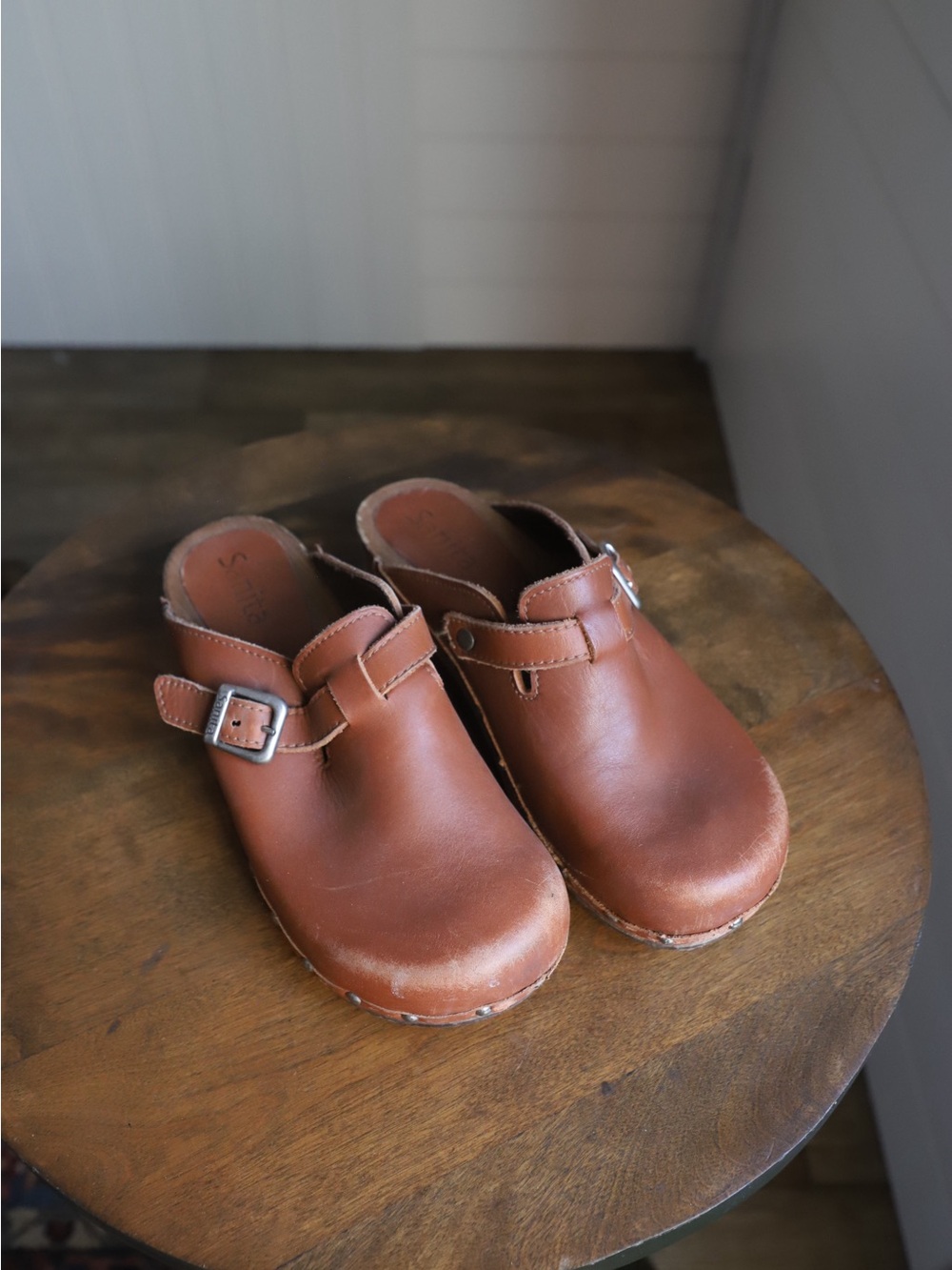 Sanita leather clogs